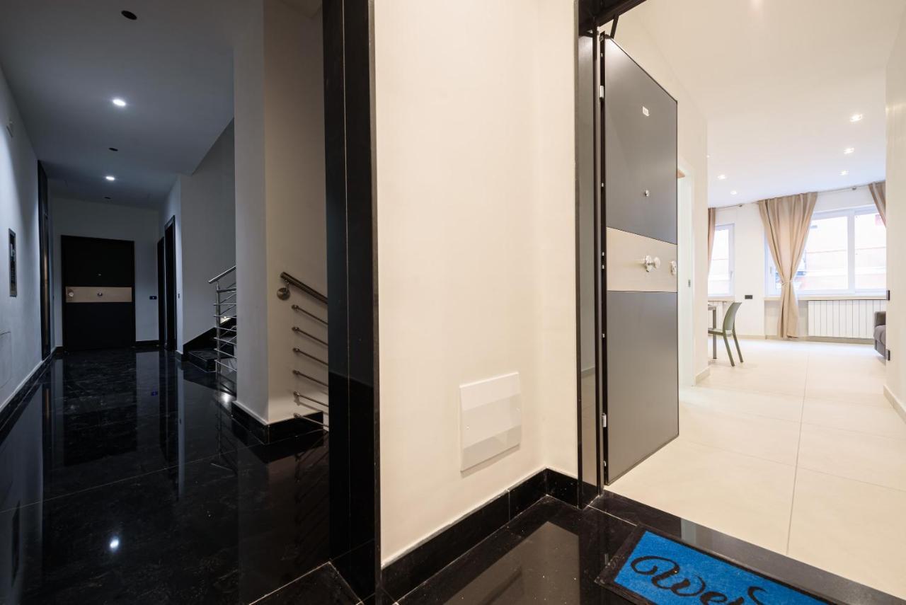 Via Niccolo Tommaseo 4 - Appartamento 1 Neapel Exteriör bild